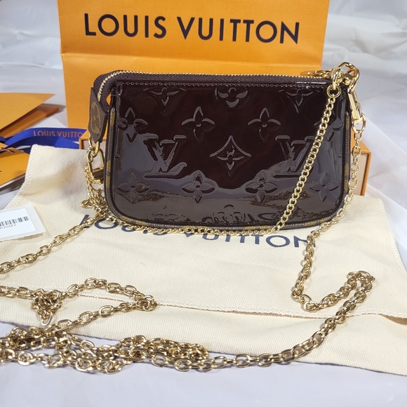 Sold- Brand new authentic Louis Vuitton Mini Pochette Vernis - Picture 12 of 16